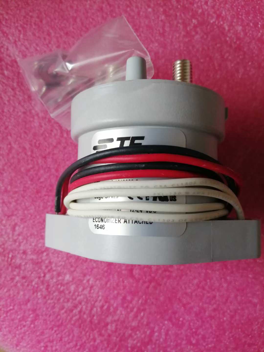 泰科EV200HAANA 新能源汽车继电器1-1618002-8线圈12/24VDC