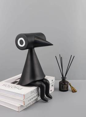 简约趣代黑色尖嘴现潮玩卡962通味人物树房脂摆件样板书房客厅装