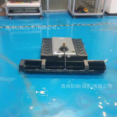 光伏板遥器清洗机人太阳能板发电站清洗机理器控人UTL光伏板清器