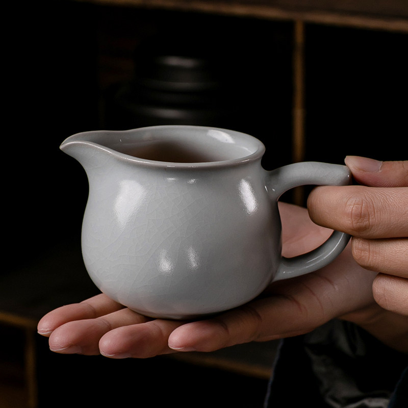 月白汝窑公道杯陶瓷冰裂大号防烫公杯茶海分茶器单个功夫茶具配件