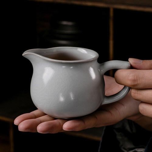 月白汝窑公道杯陶瓷冰裂大号防烫公杯茶海分茶器单个功夫茶具配件