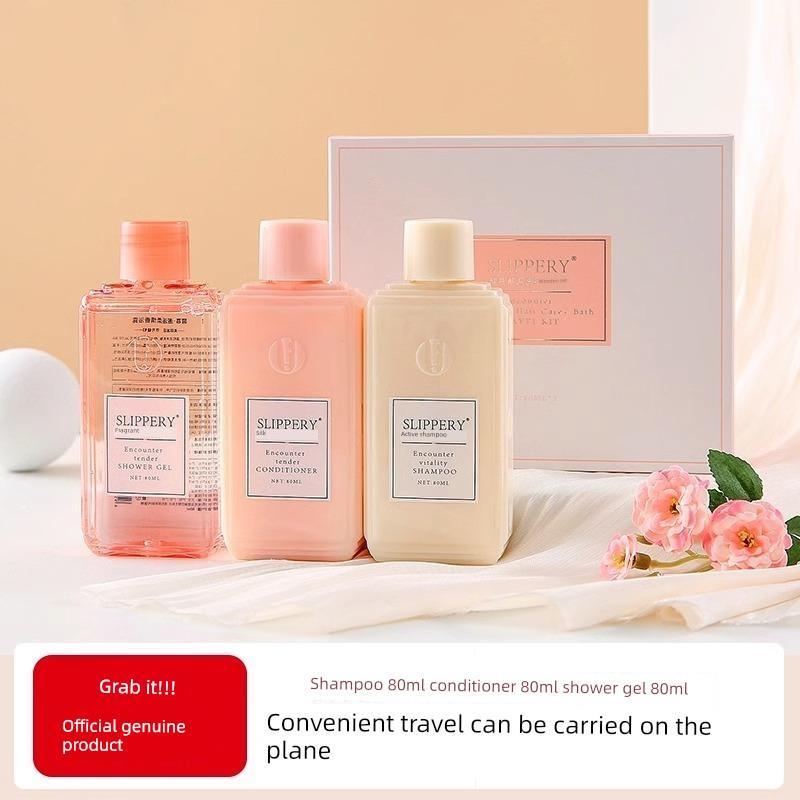 采购产品法国大牌旅行便携套装，洗发水和沐浴露样品，全套商务旅