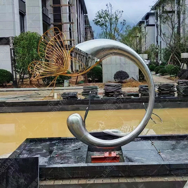 制作不锈钢镜面半圆雕塑金属发光月亮不规则艺术品庭院装饰摆件