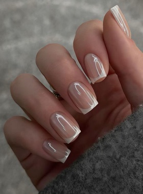 白色法式白女海莉穿戴甲手工短款简约老钱美甲高级绝美短甲指甲