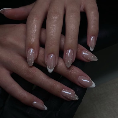 2026新款波点法式穿戴甲手工中长简约海莉美甲高级绝美杏仁指甲