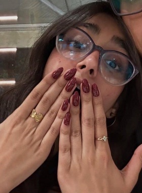 高级红色纯色新年海莉穿戴甲手工中长款简约美甲高级绝美杏仁指甲