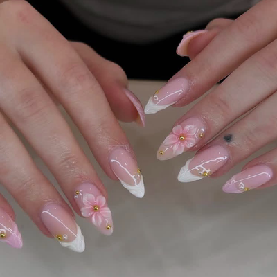 粉色雕花简约穿戴甲纯手工中长海莉老钱白女美甲高级绝美杏仁指甲