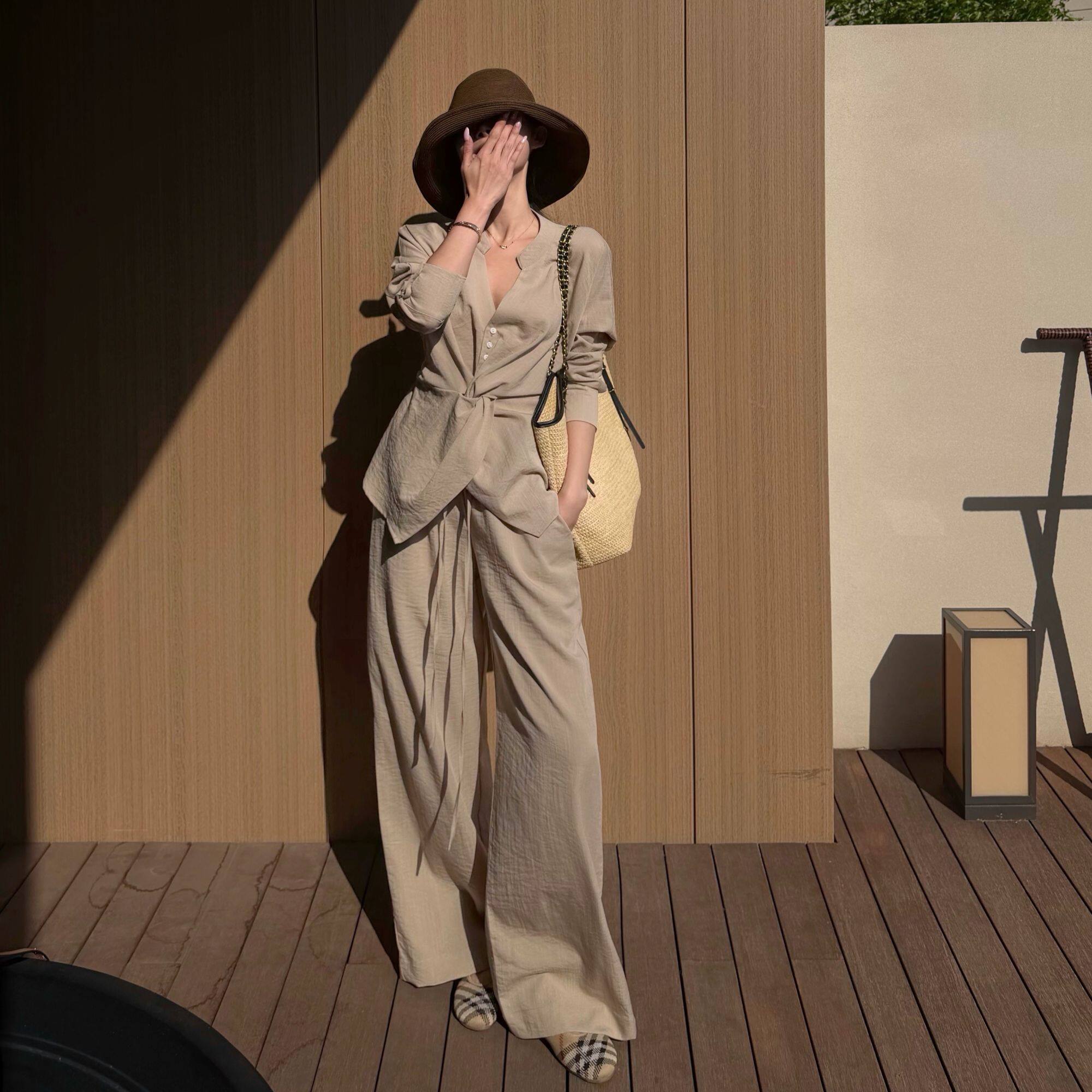 老钱风V领衬衫高腰阔腿裤套装