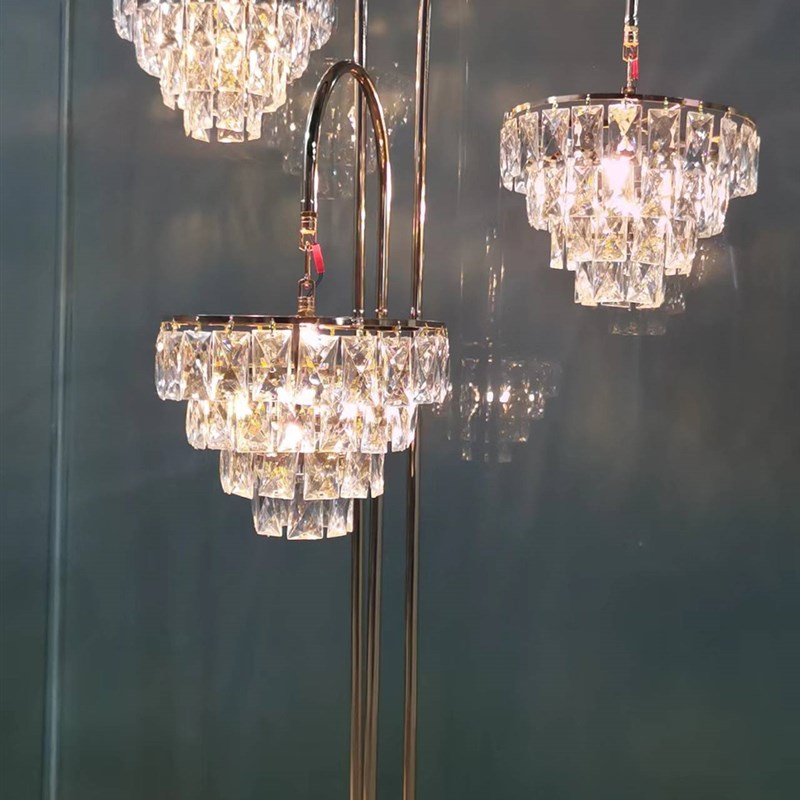 新款婚礼堂银色冰条路引灯道具欧式婚庆珠帘吊坠舞台发光路引道具