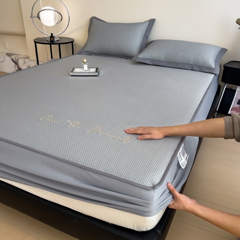 夏天冰豆豆凉席三件套2025新款家用防滑床笠可机洗折叠空调软席子