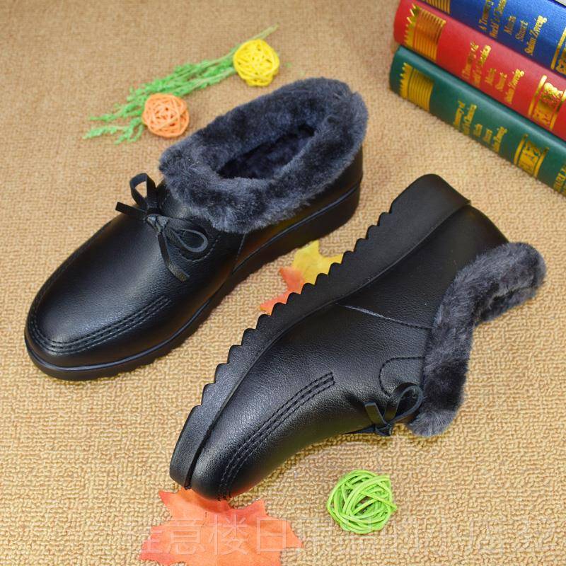 高档老人保鞋女妈棉鞋冬防加绒奶奶鞋滑软底中年皮鞋妈低暖跟平底