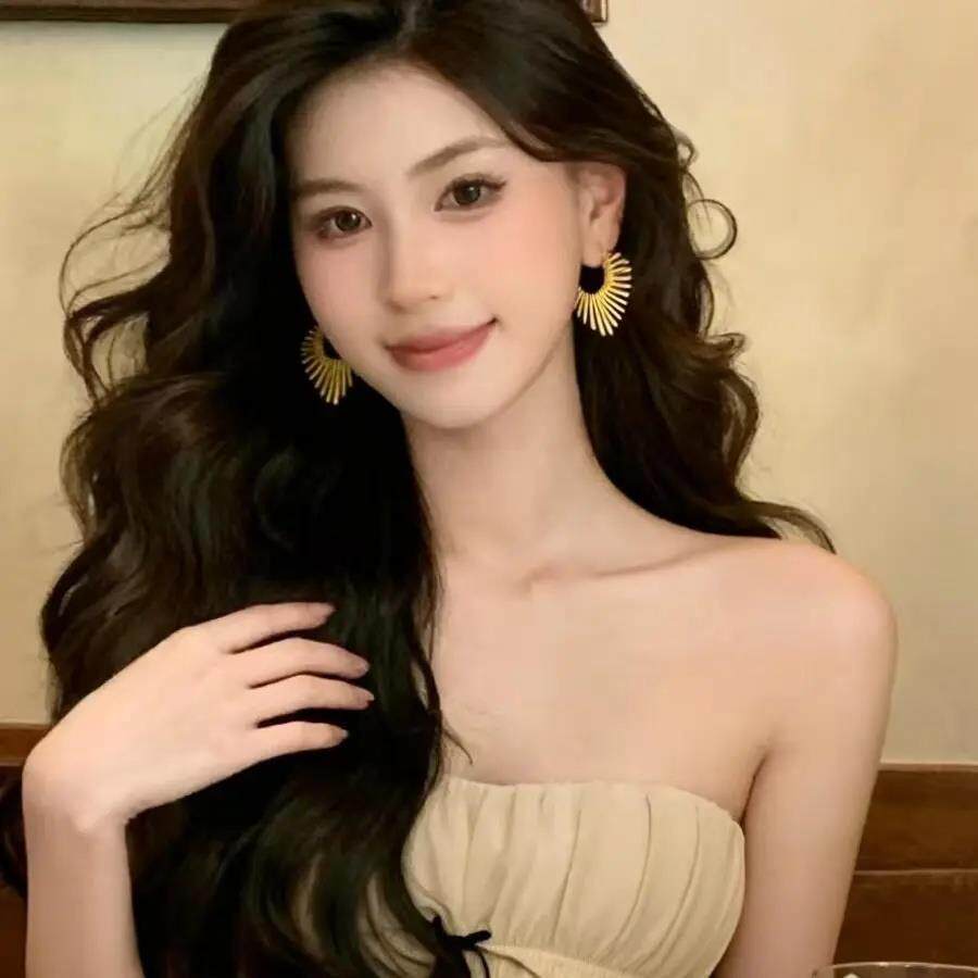 合金耳饰 简约线条桃心耳环独特夸张小众耳扣高级感轻奢耳饰女SJ