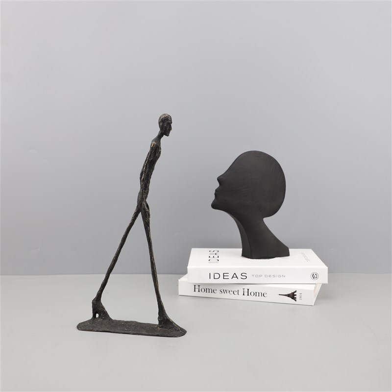 现代简约铸铁人物创意摆件客厅卧室玄关电视柜书房样板房家居饰品