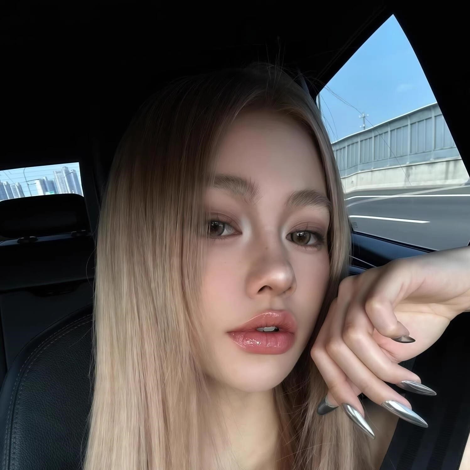 欧美Lisa同款甜酷辣妹魔镜粉镜面金属银手工穿戴甲可拆卸2026爆款