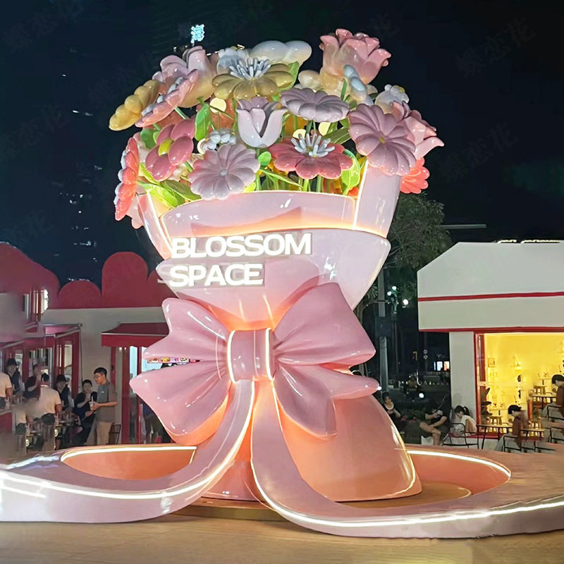 巨型大花束 户外网红打卡文旅景区玻璃钢鲜花雕塑 圣诞节美陈布置