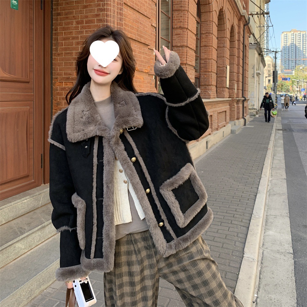黑色短款皮毛一体羊羔毛外套女冬季新款复古时尚加厚设计感棉服潮