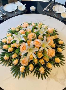 高档店大盘型圆桌中间摆花仿酒真花OOA装品假饰花餐桌电动转桌面