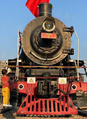 火车头具文化公园红户外亲互动体MVX验拍照道网旧绿皮火车厢模子