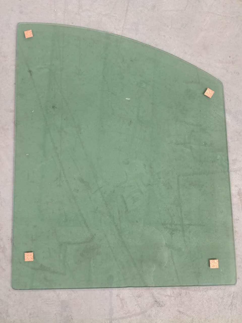 电动车配件手摇玻璃片平板钢化玻璃盛昊福盛隆小鸟等前后门挡风玻
