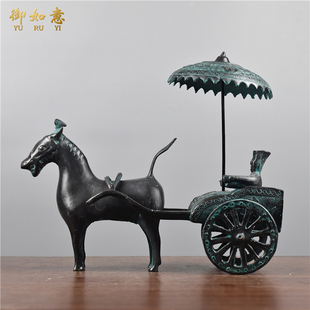 东周青铜器仿古摆件单马拉车天子御用马车书柜摆件博古架古代战车