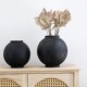 实木黑色花瓶原木侘寂复古干花圆球花器碳化插花摆件民宿客厅装 饰