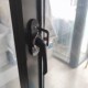 90型铝合金门窗锁扣老式 门窗月牙勾窗锁 推拉平移窗户月牙锁搭扣