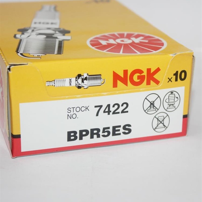 NGK火花塞BPR5ES用草坪割草剪草发电机GXV10 GX0 GX200 18