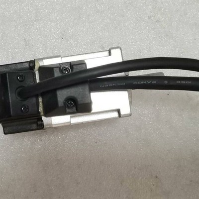 A6伺服50w电机 MSMF5AZL1U2M  实物