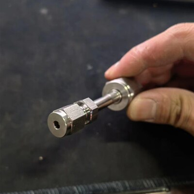 不锈钢316L超纯净卡套转VCR母头1/4-1/8英寸母螺母转卡套镀银