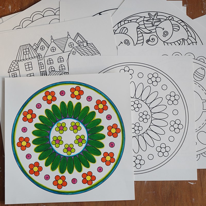 儿童涂色卡小学生涂色书涂鸦填色绘本专注力图画简单绘画册装