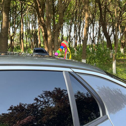 车顶彩带球装饰糖葫芦挂件汽车摆件车贴玩偶女司机车载饰品公仔
