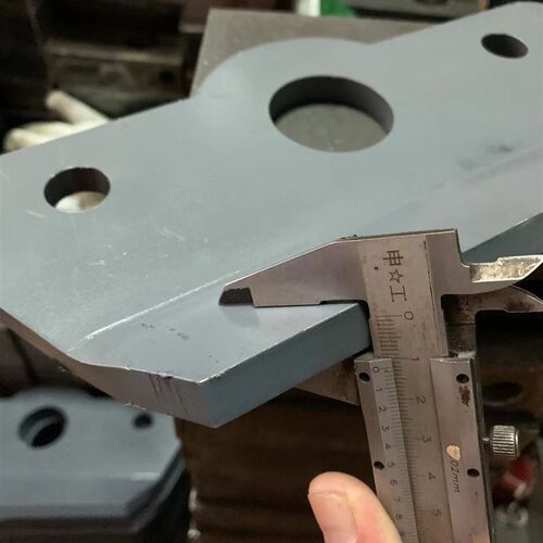 三一徐工现代55/60-7护链架 挖掘机履带链条护链板 挡板 防脱链板