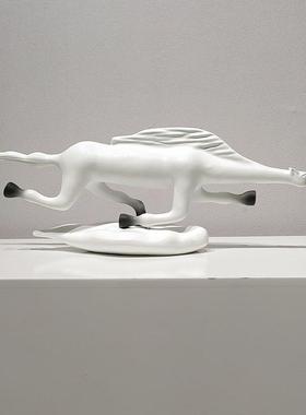 意术马雕塑摆件追风创飞马酒店大堂客厅办公室桌面艺QNB饰艺术装