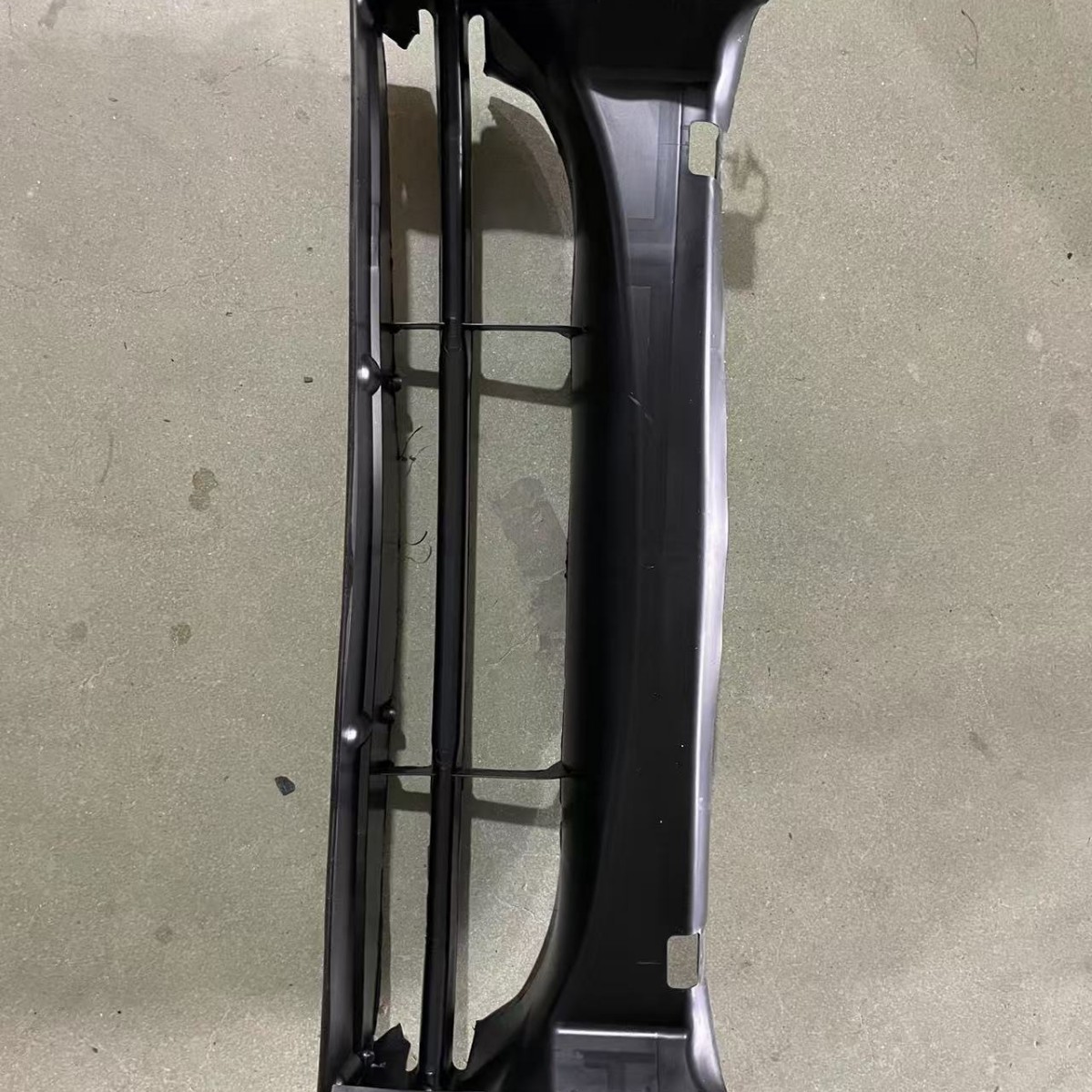 宝马1系F20LCI集风罩下段