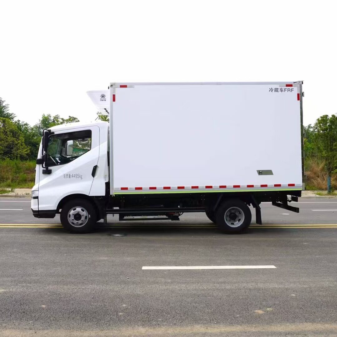 4.2米比亚迪电动厢式保温车