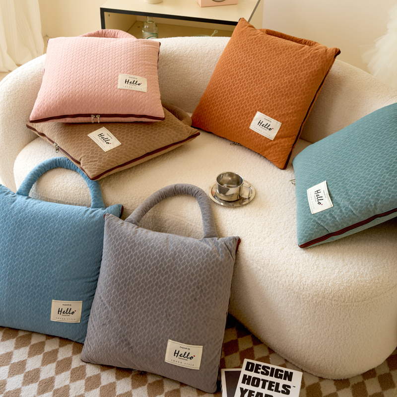 加厚毛绒两用抱枕被纯色汽车靠垫便携手提式办公室午睡可折叠毛毯