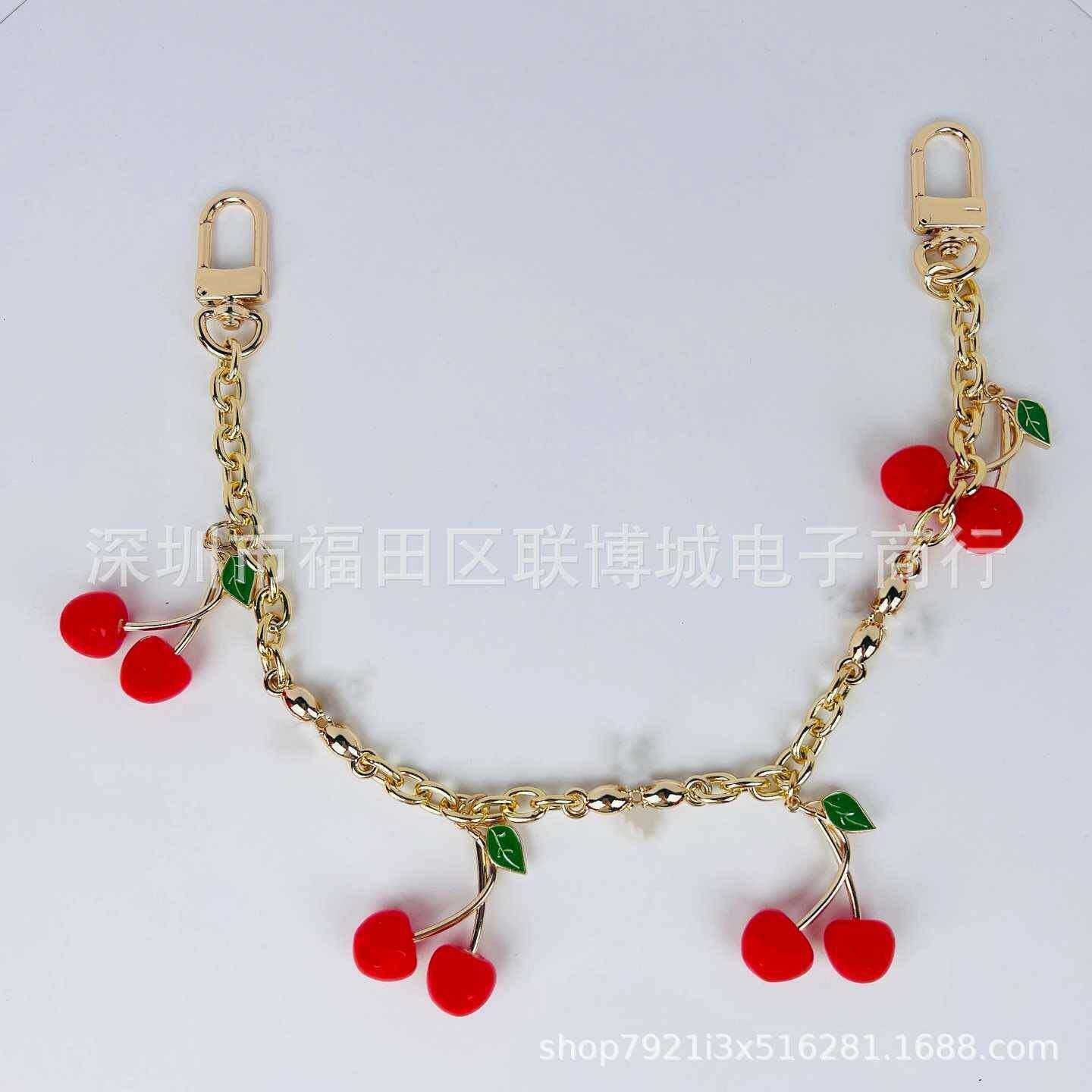 精美车钥匙扣包挂件配STS子饰樱桃链时条款厘装饰尚适合送女朋友