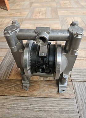 GRACO D54381 不锈钢空气操作隔膜泵