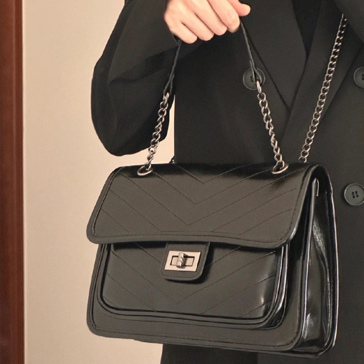 非凡女包2025春夏季时尚高级质感新潮百搭今年流行单肩斜挎小方包