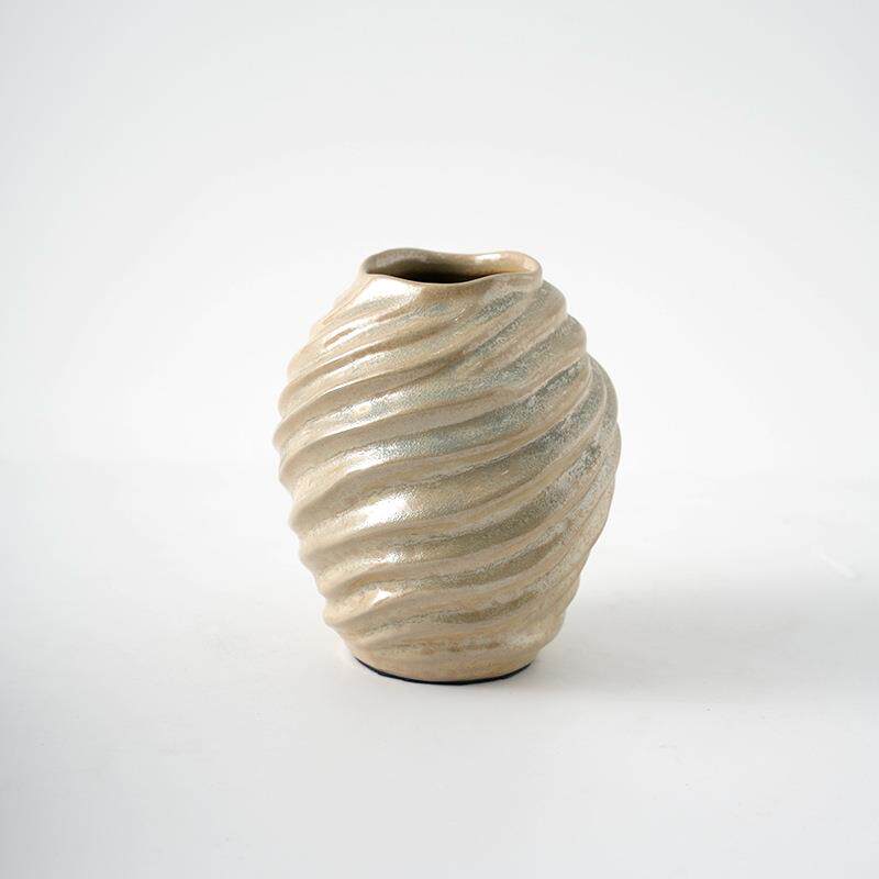 现代简约艺术浮雕形海螺蛋陶瓷花瓶样板房客GUE厅桌面纹器花装饰