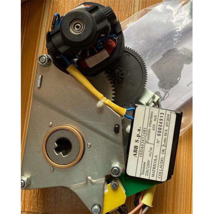 ABB断路器EMAX储能电机110v 220V储能电动操作机构1SDA038324R1