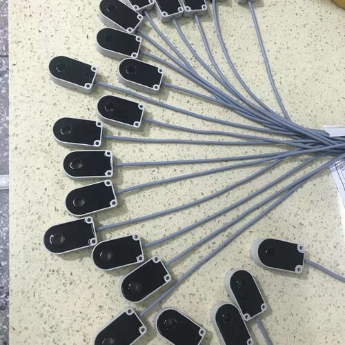 绕线机上检测铜丝通孔型接近开关磁环开关环管I1PN-R0820N-O3U2