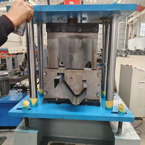 鸡笼骨架成型机 厂家供应养殖食槽型材成型设备 国华养殖型材设备