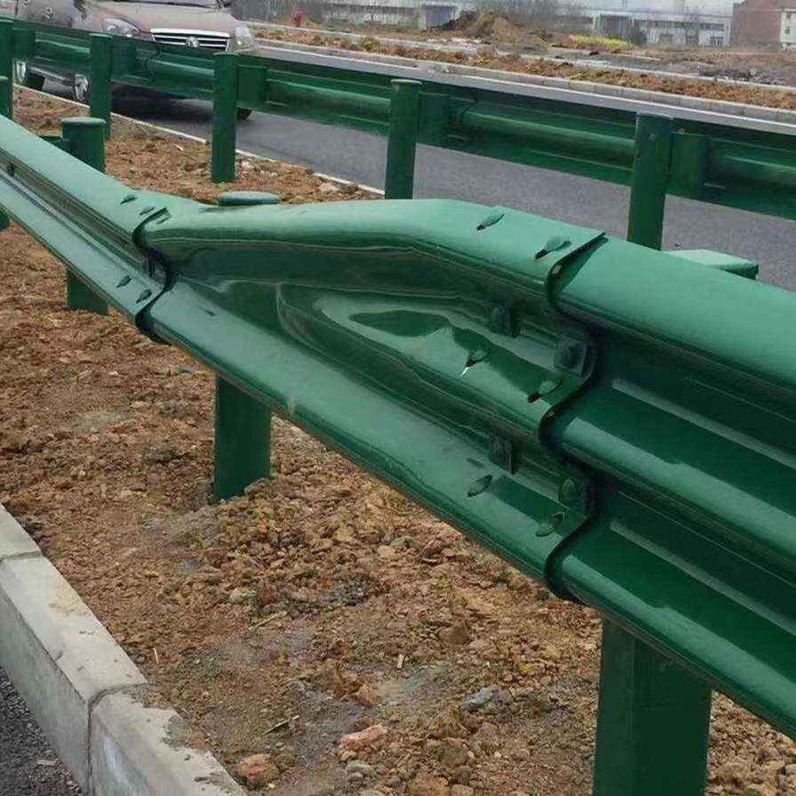 高速公路护喷塑波形三波板波形护栏410243栏0mm高速公路防撞护栏