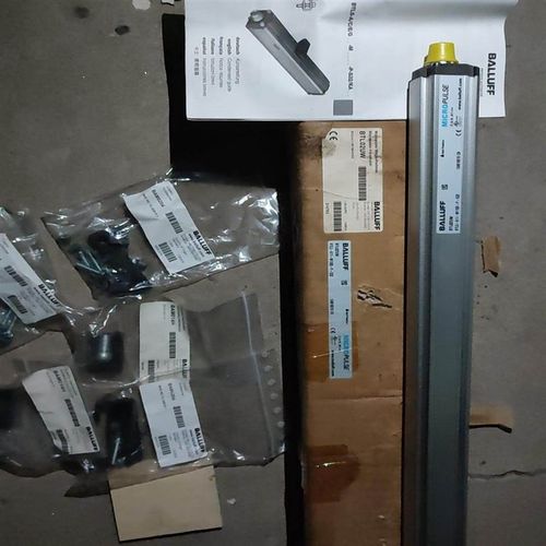 非标价巴鲁夫 BTL02UW BTL5-A11-M1100-P-S议价