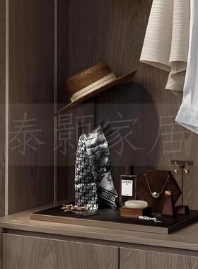 棕咖色样板房衣帽间摆件装搭配组软JJ合全调屋设计样板间柜装饰衣