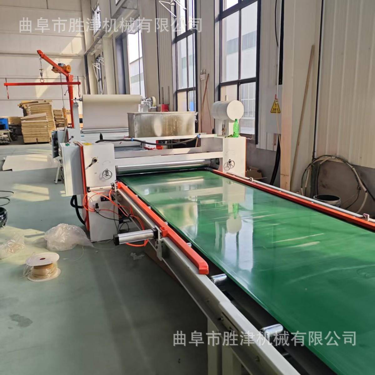密度板PVC膜贴1320合机加工作度台木条密长板膜贴机碳晶板冷贴机