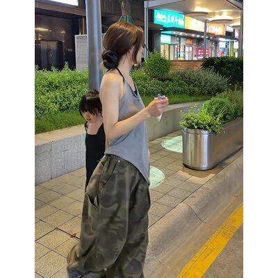 绑带挂脖露背上衣高腰迷彩阔腿裤