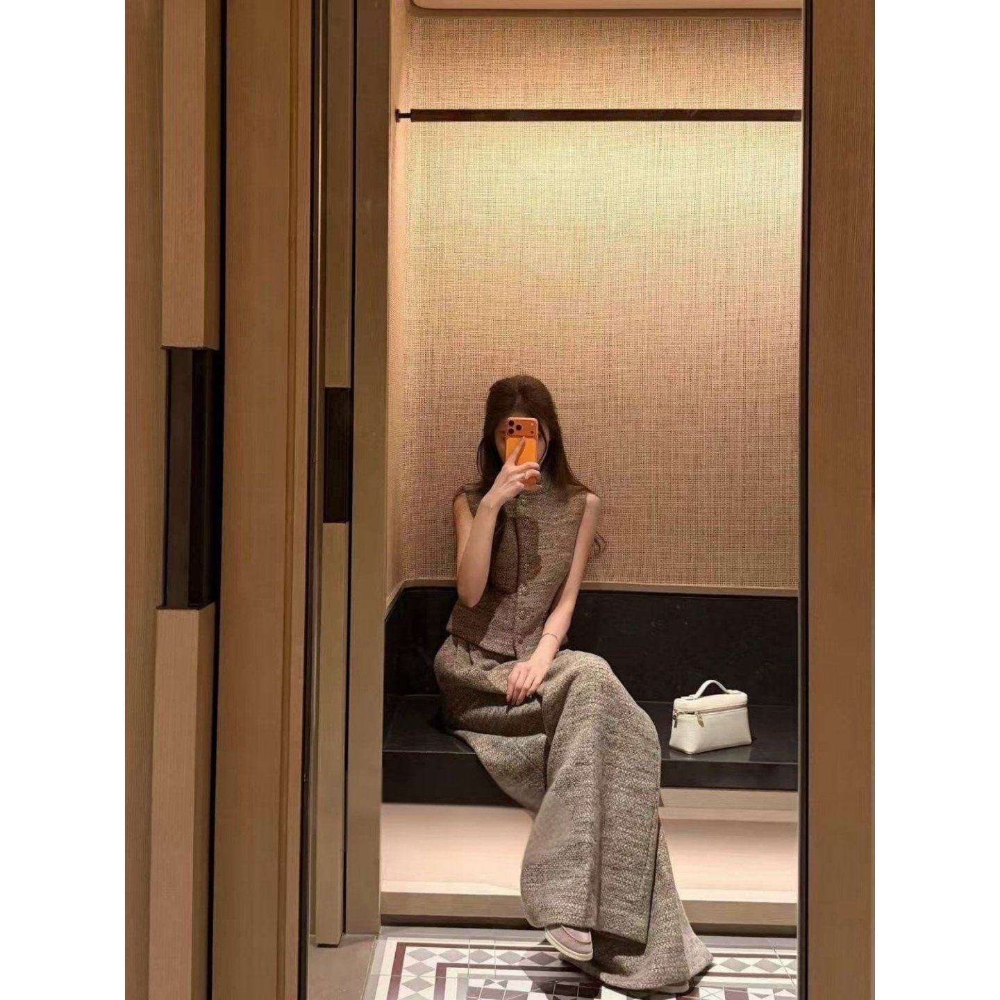 巨好看2026穿搭一整套复古高级感短款马甲上衣垂感宽松阔腿裤子