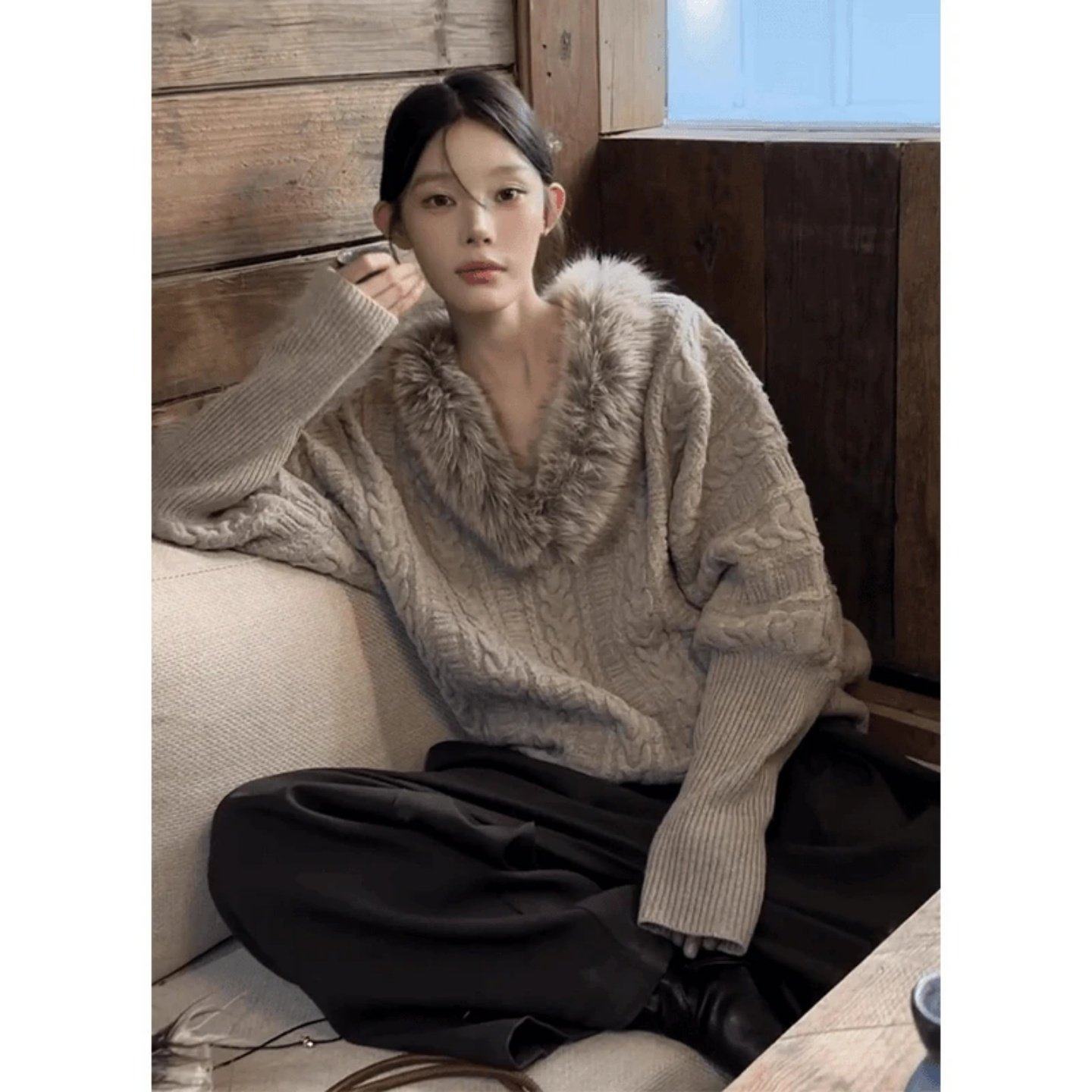 巨好看2026穿搭一整套时髦设计感V领灰色毛衣高腰显瘦阔腿休闲裤